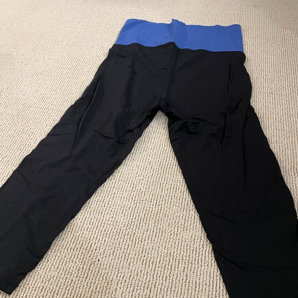 Calvin Klein Performance Cropped Leggings - Picture 4 of 7